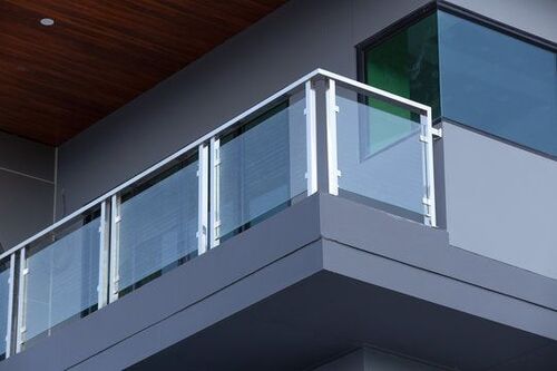 Staircase Glass Railing with SS Handrail